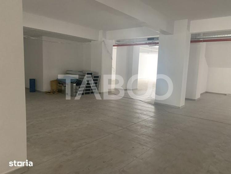 Spațiu comercial, de 600 mp, în Central