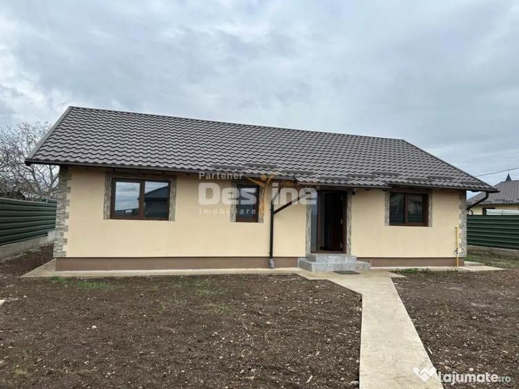 Casă cu 3 camere cu Teren 805 Mp în Dumbrava
