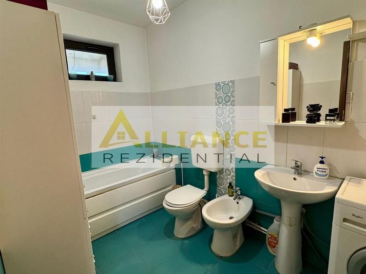 Casă individuală cu 3 camere decomandat cu Canalizare în Sud