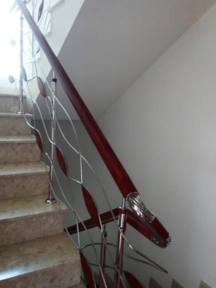 Casă individuală cu 8 camere cu Teren 640 Mp în Iancu Nicolae