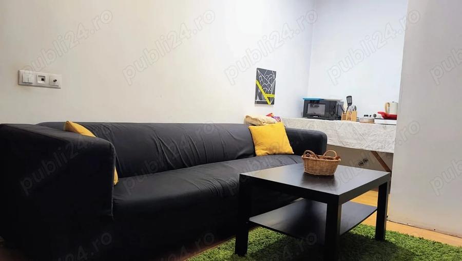 Apartament cu 2 camere nedecomandat în Petricani