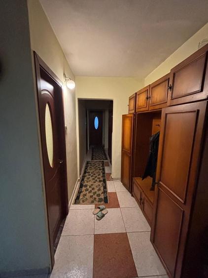 Apartament cu 3 camere decomandat în Dacia