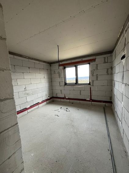 Casă cu 4 camere în Uriu