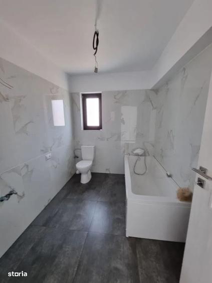 Casă individuală cu 3 camere cu Canalizare în Central