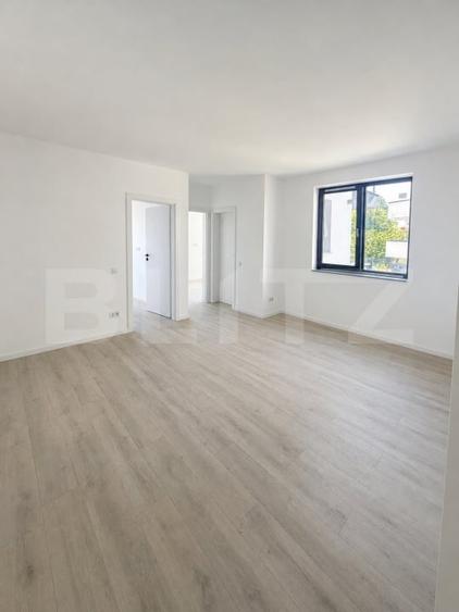 Apartament cu 3 camere semidecomandat în Centura