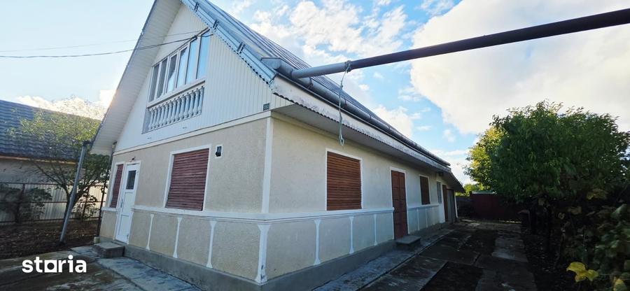 Casă cu 4 camere cu Teren 1370 Mp în Prăjești