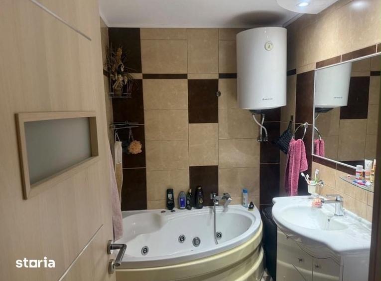 Apartament cu 3 camere decomandat în Babadag