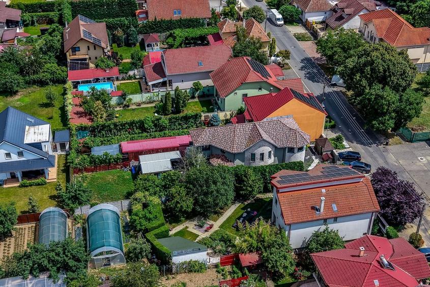 Casă cu 4 camere cu Canalizare în Subcetate