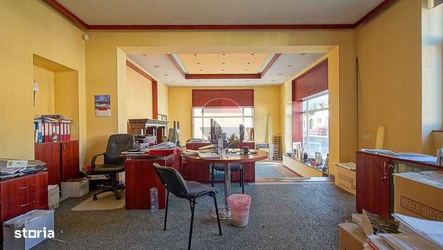 Spațiu comercial, de 120 mp, în Central