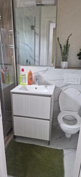 Apartament cu 3 camere decomandat în Exterior Vest