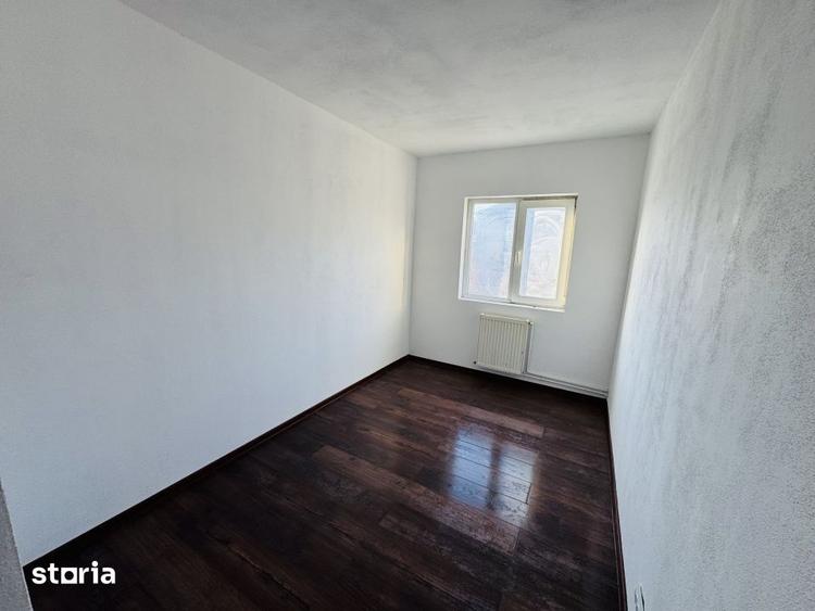 Apartament cu 3 camere decomandat în Ciupercenii Noi