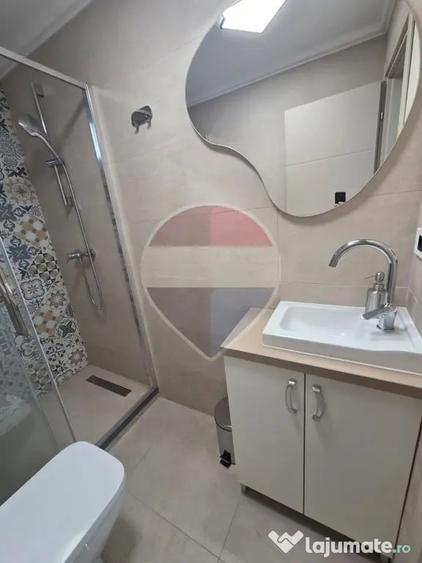 Apartament cu 3 camere decomandat în Spitalul Județean