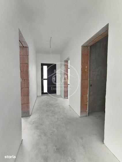 Casă cu 4 camere decomandat cu Teren 553 Mp în Sântandrei