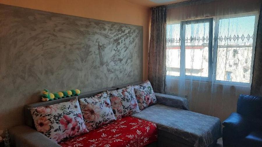 Apartament cu 3 camere semidecomandat în Ferentari