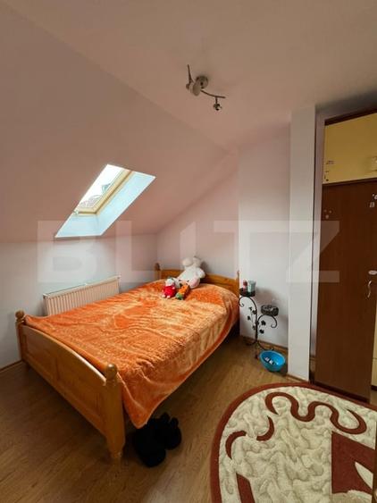 Apartament cu 4 camere semidecomandat, mobilat în Central