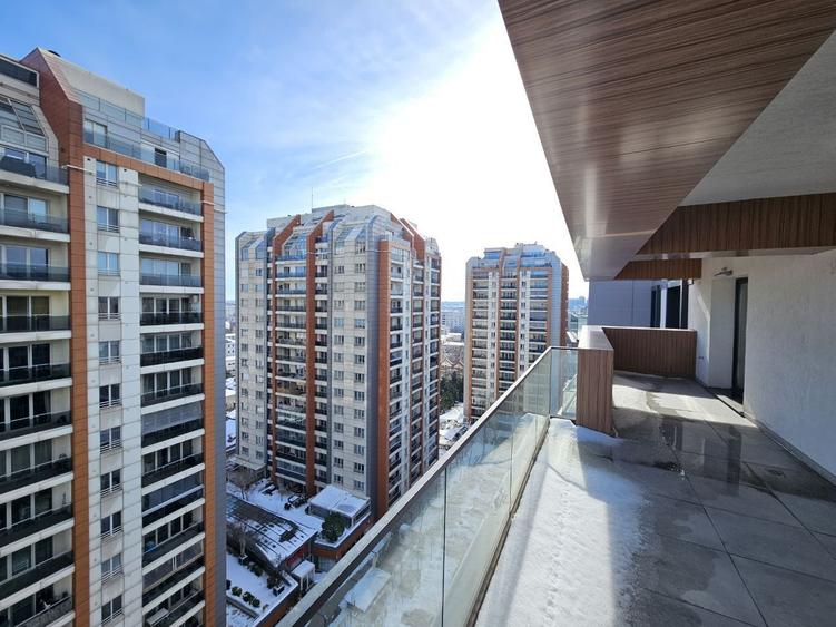 Apartament cu 3 camere decomandat în Dudești