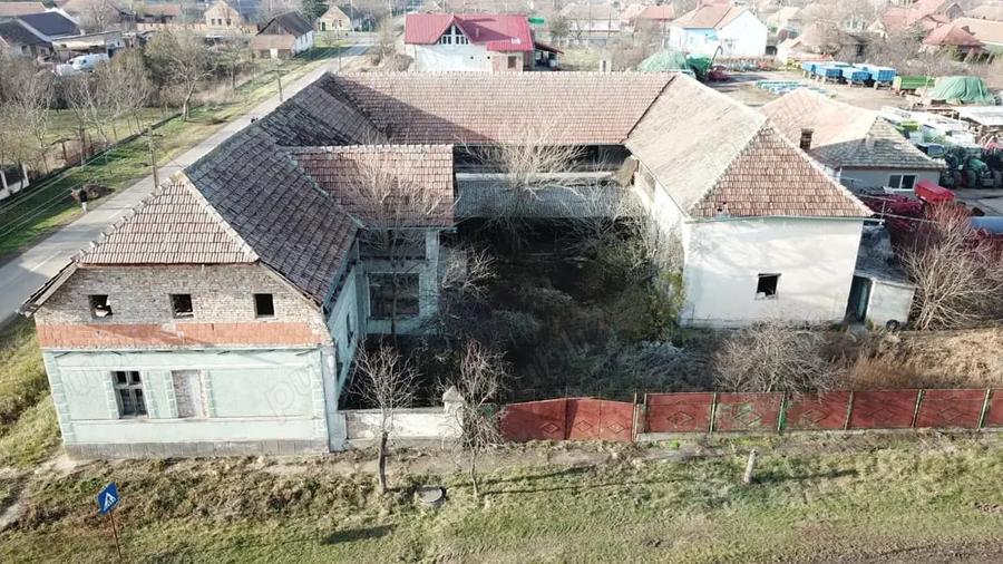 Spațiu comercial, de 3,000 mp, în Orțișoara