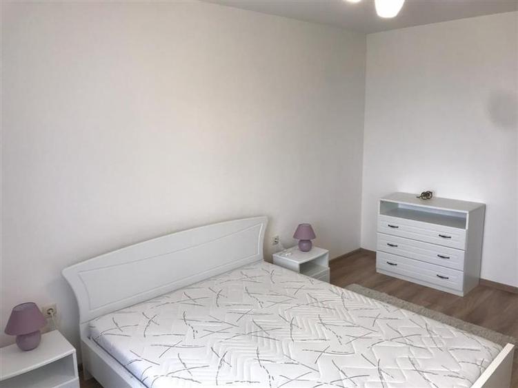 Duplex cu 4 camere cu Teren 300 Mp în Europa