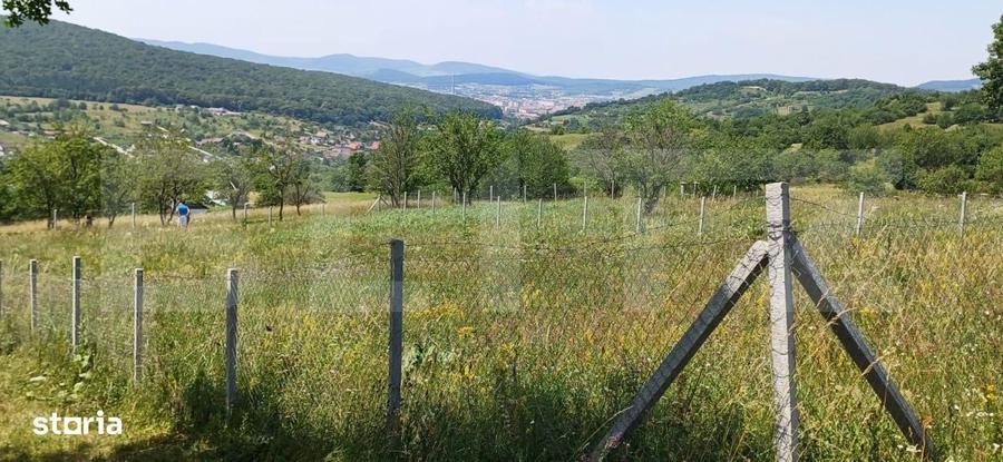 Teren extravilan de 1000 mp, situat pe strada Ghinzii - 4