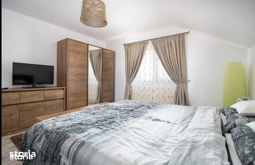 Casă cu 4 camere cu Teren 400 Mp în Sânmartin