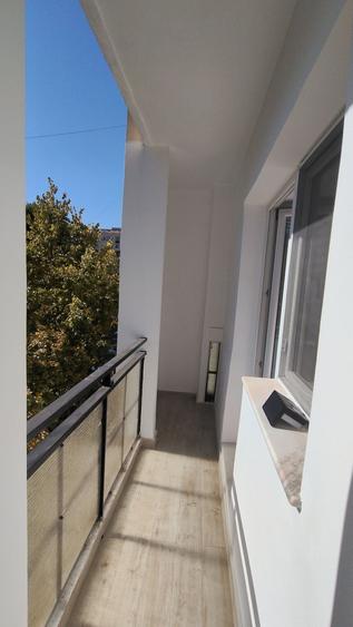 Garsonieră decomandată în Calea București