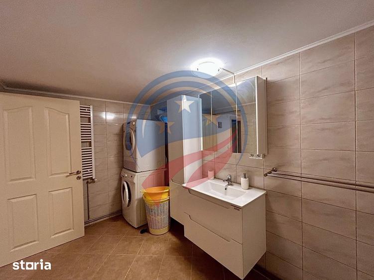 Casă cu 6 camere cu Teren 1105 Mp în Cârcea