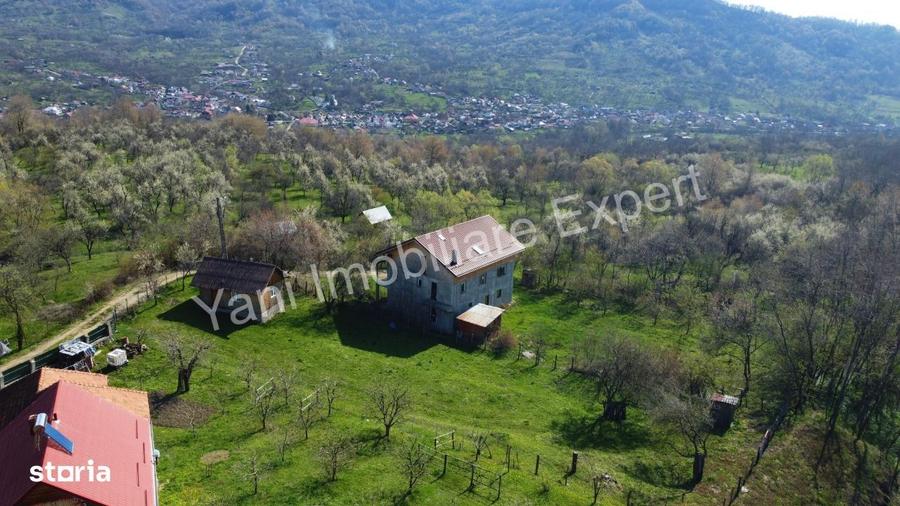 Casă cu 4 camere în Corbșori