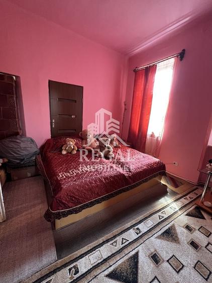 Casă individuală cu 3 camere cu Canalizare în Central