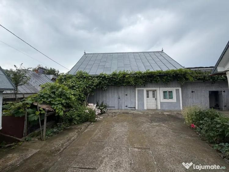 Casă cu 2 camere cu Teren 2100 Mp în Bălcăuți