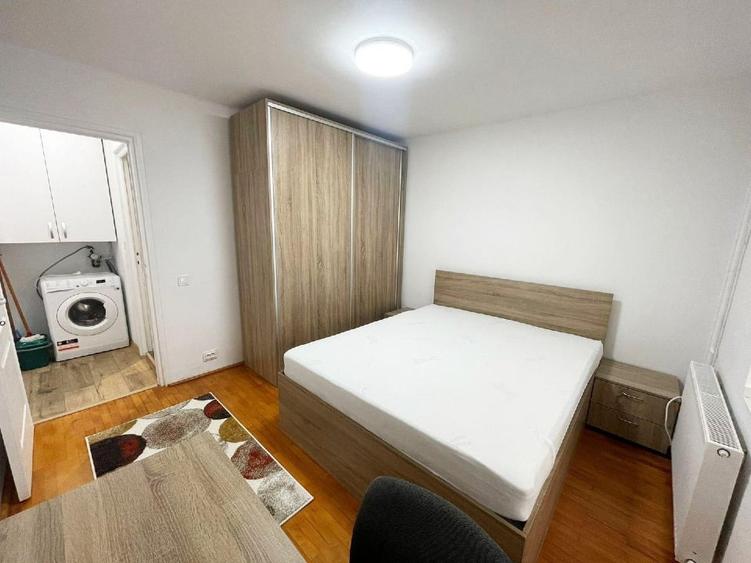 Apartament cu 3 camere decomandat, mobilat în Zorilor