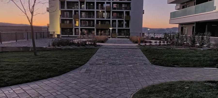 Apartament cu 3 camere semidecomandat în Zorilor
