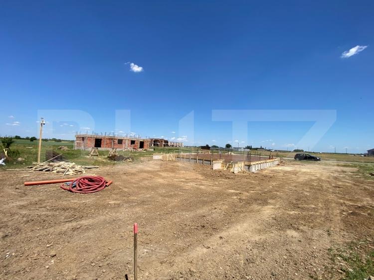 Teren Construcții intravilan de 1050 mp, în Giroc