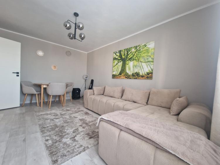 Apartament cu 3 camere decomandat în CET