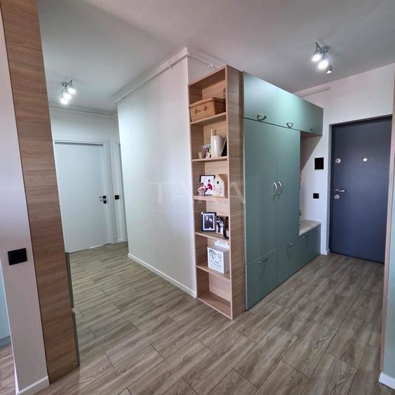 Apartament cu 3 camere semidecomandat, mobilat în Baciu