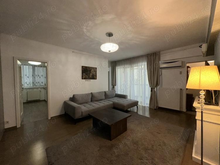 Apartament cu 3 camere semidecomandat, mobilat în Unirii