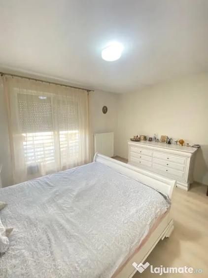 Casă cu 4 camere cu Teren 300 Mp în Central
