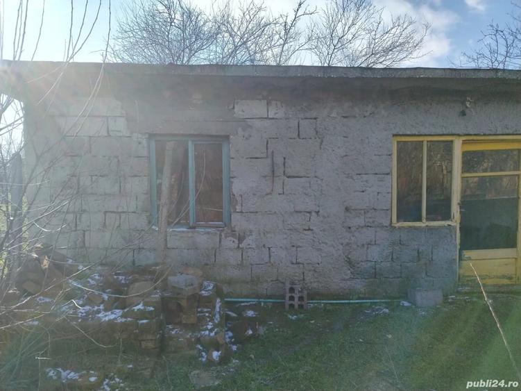 Casă cu 5 camere cu Teren 2000 Mp în Greaca