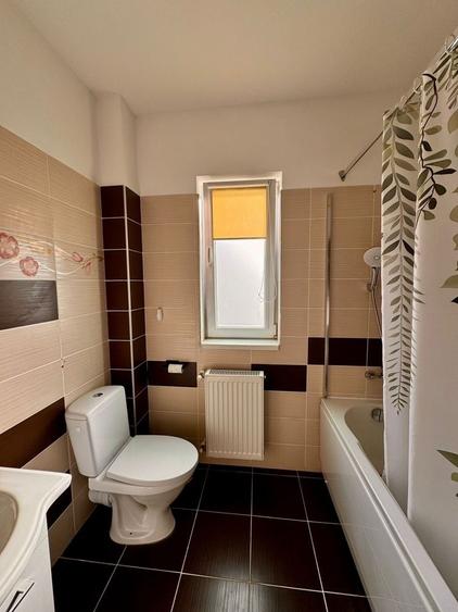 Apartament cu 3 camere semidecomandat în Valea Lupului