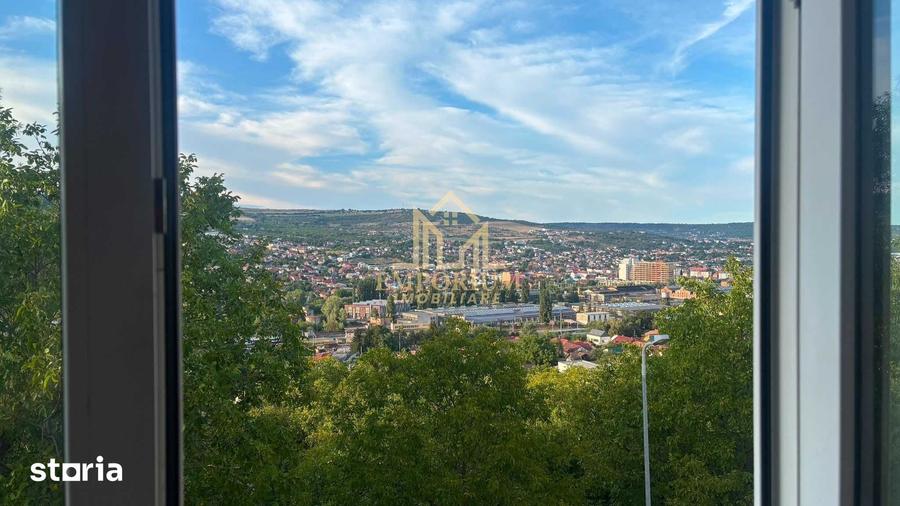 Apartament cu 2 camere decomandat în Gruia