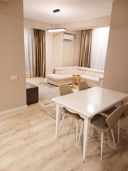 Apartament cu 3 camere decomandat, mobilat în Central