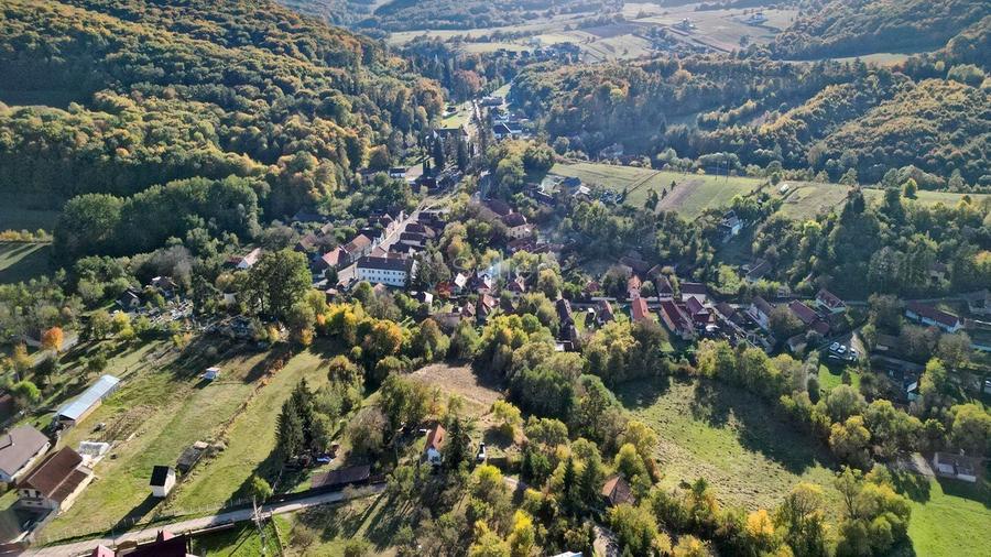 Teren Construcții intravilan de 2825 mp, în Vâlcele