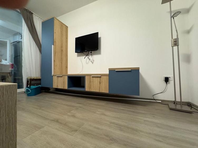 Garsonieră decomandată în Exterior Vest