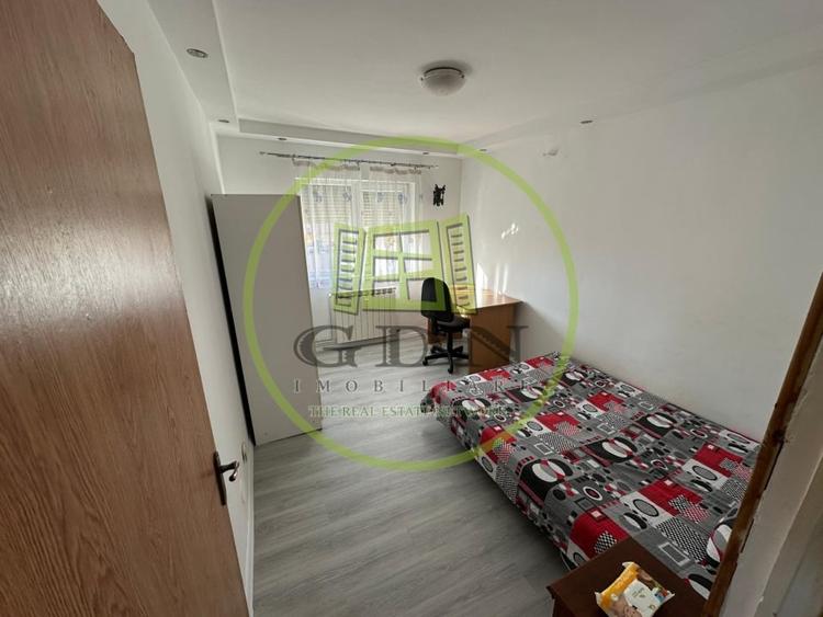 Apartament cu 3 camere decomandat, mobilat în Rovine