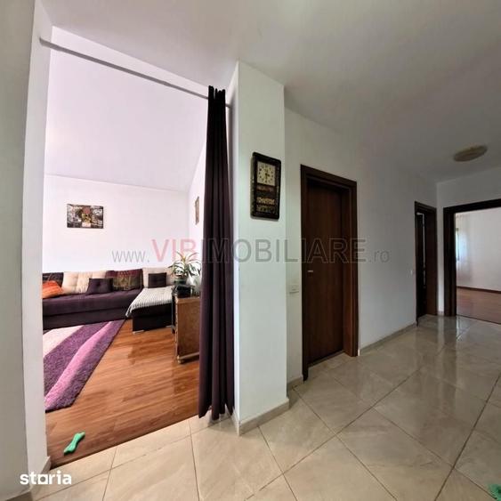 Apartament cu 3 camere decomandat în Sud
