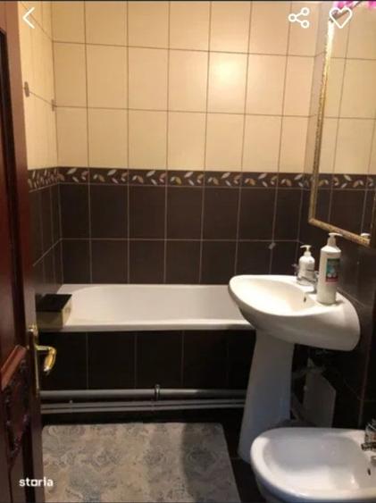 Apartament cu 4 camere decomandat în Unirii