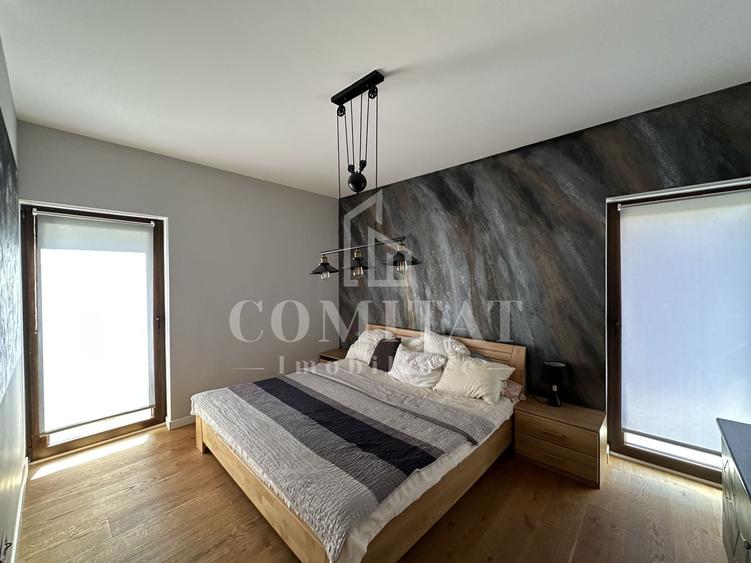 Apartament cu 3 camere semidecomandat în Gruia