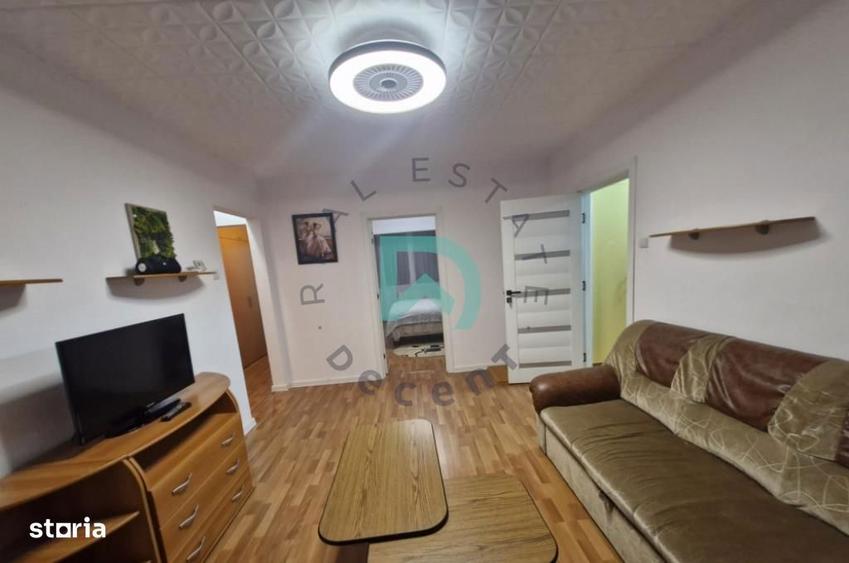 Apartament cu 3 camere semidecomandat în Centrul Istoric