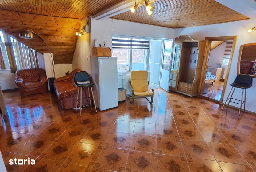 Casă cu 9 camere cu Teren 986 Mp în Găvana