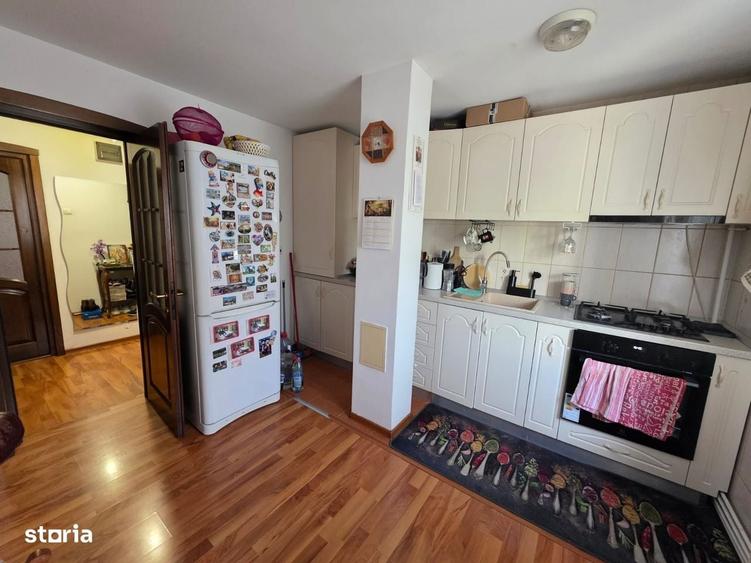 Apartament cu 3 camere decomandat în Central