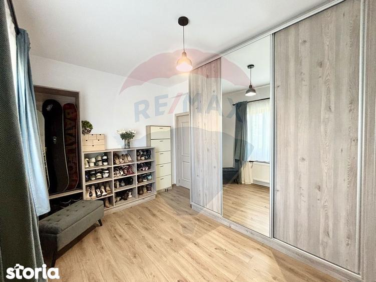 Casă cu 4 camere cu Teren 500 Mp în Corbeanca